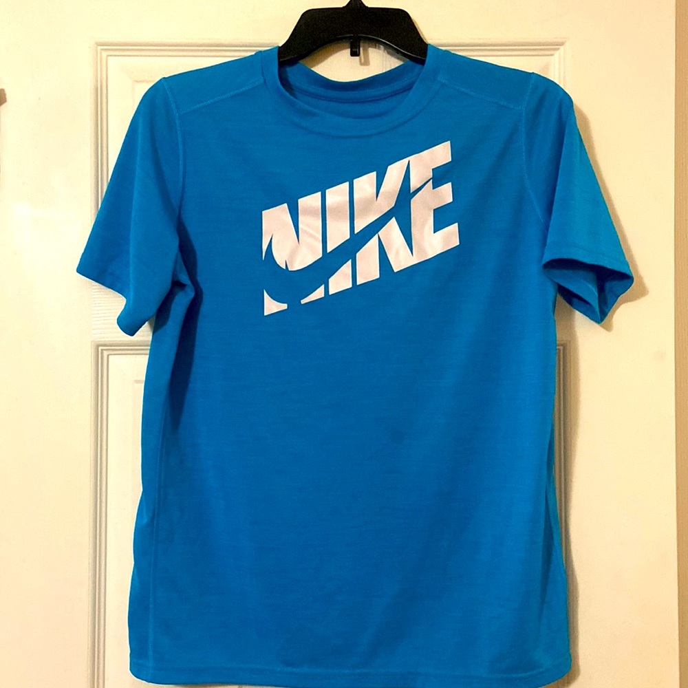 Boy’s Nike T-shirt.  XL